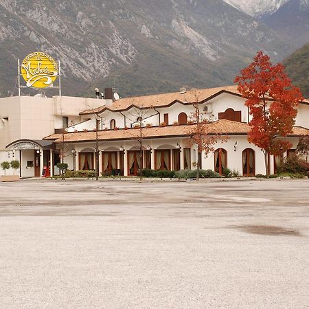 Albergo Ristorante Pizzeria Da Michele Venzone Luaran gambar
